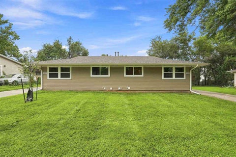 Photo of 1911 Taylor Drive, IowaCity, IA 52240 (MLS # 202605127)