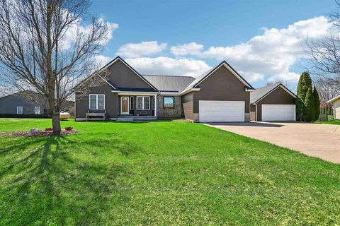 Photo of 2550 Meadow View Drive, Urbana, IA 52345 (MLS # 202602405)