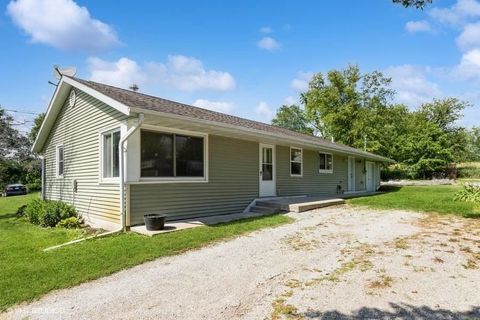 Photo of 2554 Putnam St NE, Iowa City, IA 52240 (MLS # 202504246)