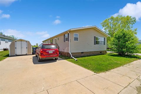 Photo of 222 Hackney Ct, Iowa City, IA 52240 (MLS # 202503993)
