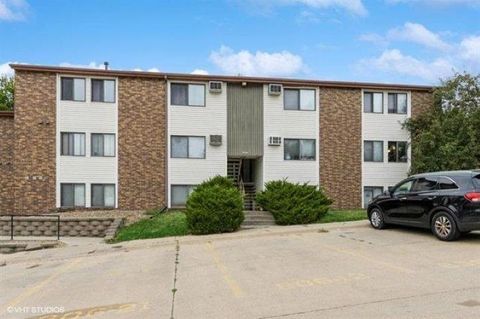 Photo of 806 Benton Drive #13, IowaCity, IA 52246 (MLS # 202601875)