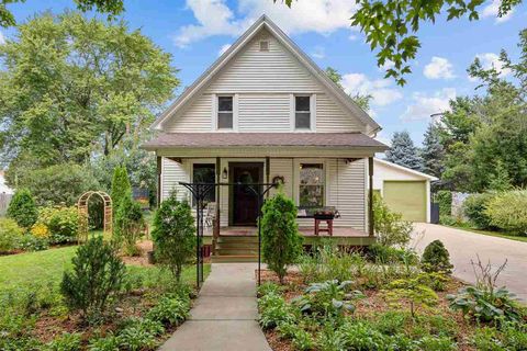 Photo of 410 E Main St, Lisbon, IA 52253 (MLS # 202505202)