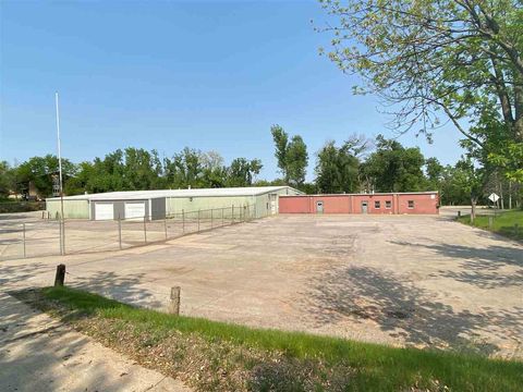 Photo of 230 38th St Dr SE, CedarRapids, IA 52403 (MLS # 202600140)