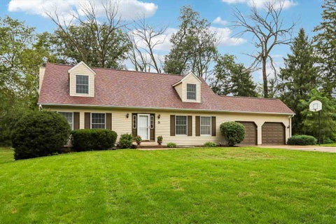 Photo of 5 Hillcrest Heights Ln, MtVernon, IA 52314 (MLS # 202605607)