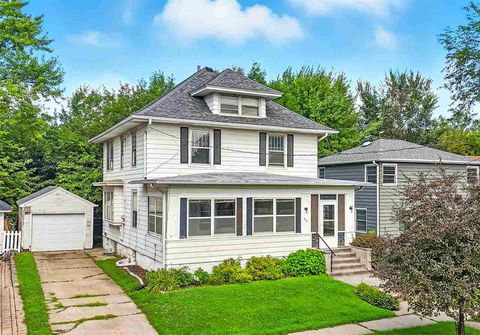 Photo of 525 N Johnson St, Iowa City, IA 52245 (MLS # 202504668)