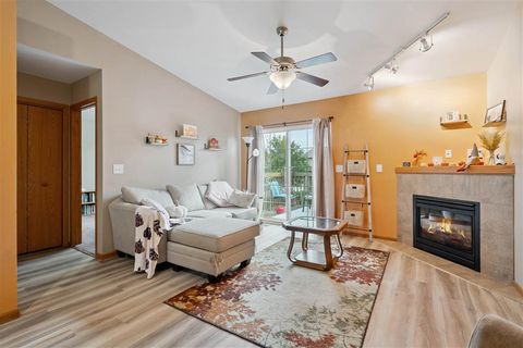 Photo of 70 Jefferson Ln, IA 52317 (MLS # 202505949)