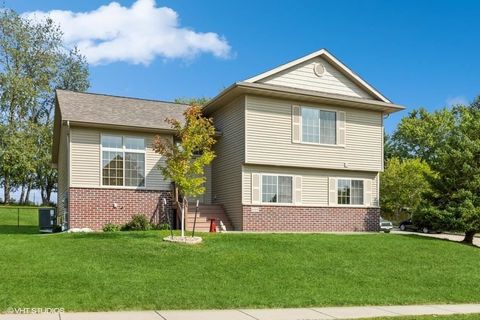 Photo of 406 Thornbury Avenue, Iowa City, IA 52245 (MLS # 202501770)