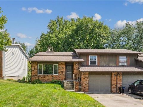 Photo of 1912 North Ridge Dr, Coralville, IA 52241 (MLS # 202600253)