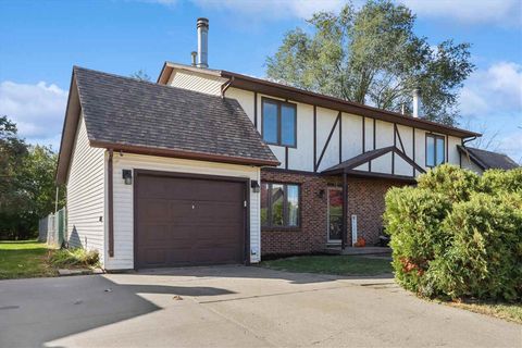 Photo of 1726 12th Ave, Coralville, IA 52241 (MLS # 202602093)