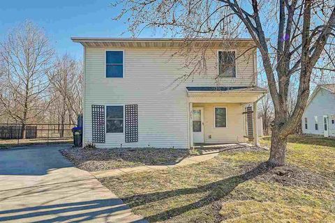 Photo of 2679 Indigo Ct, Iowa City, IA 52240 (MLS # 202501856)