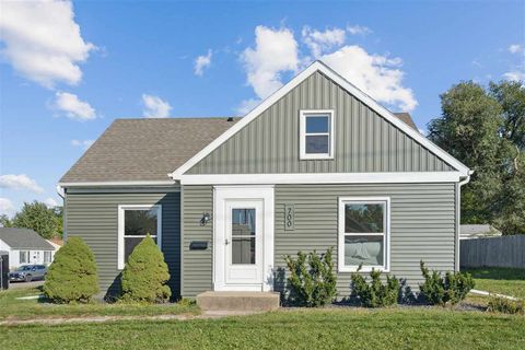 Photo of 700 Memorial Drive SE, IA 52403 (MLS # 202506401)