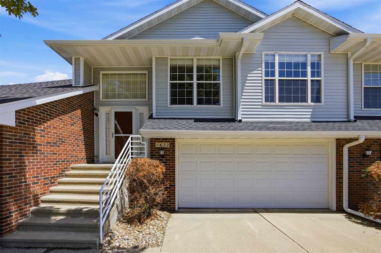 Photo 1 of 22 — 1422 Crossings Ct NE, CedarRapids, IA 52402