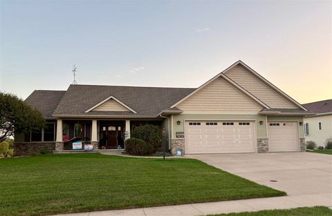 Photo of 2913 Wyatt Dr NE, NorthLiberty, IA 52317 (MLS # 202506533)