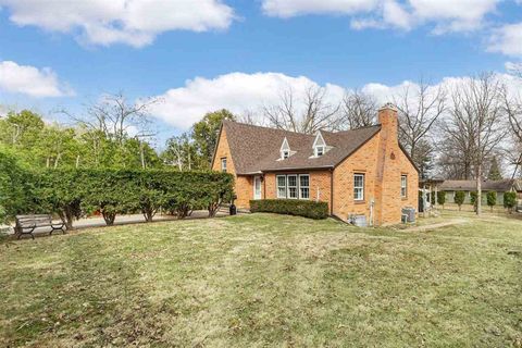 Photo of 1406 Yewell St, Iowa City, IA 52240 (MLS # 202501809)