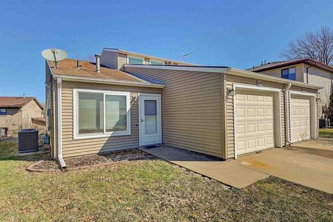 Photo of 2834 Muscatine Ave, Iowa City, IA 52245 (MLS # 202502225)