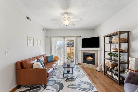 Photo of 4904 E Court St, IowaCity, IA 52245 (MLS # 202601324)