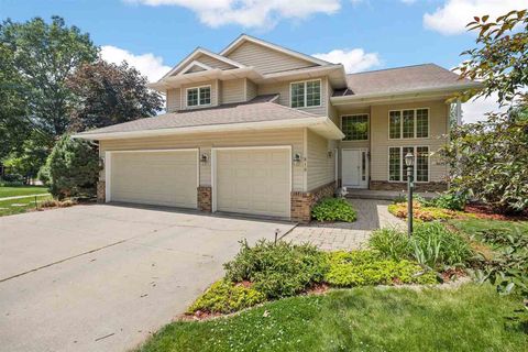 Photo of 819 Elliott Ct, Iowa City, IA 52246 (MLS # 202504013)