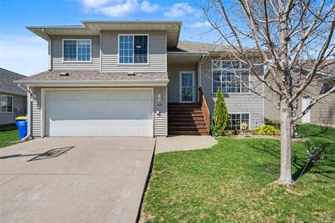 Photo of 608 Randall Dr, Solon, IA 52333 (MLS # 202602583)