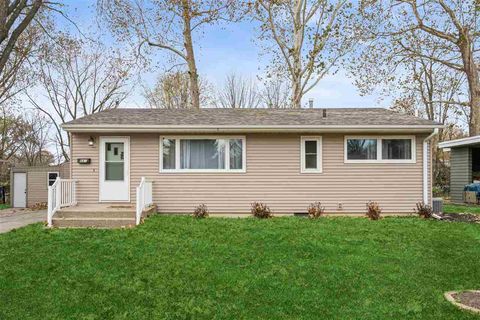 Photo of 441 Upland Ave, IowaCity, IA 52245 (MLS # 202507083)