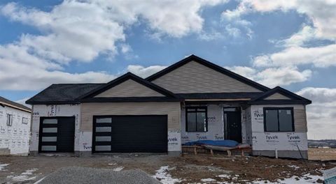 Photo of 3072 Ridgeview Cir, Coralville, IA 52241 (MLS # 202601290)