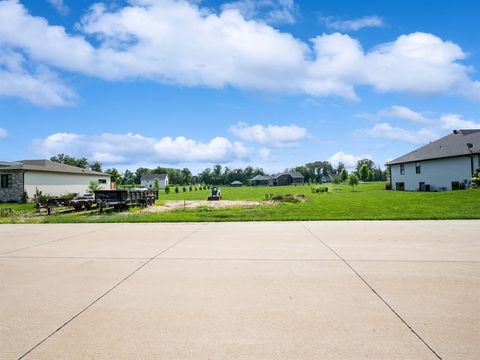 Photo of 9350 Feather Ridge Way, CedarRapids, IA 52411 (MLS # 202601292)