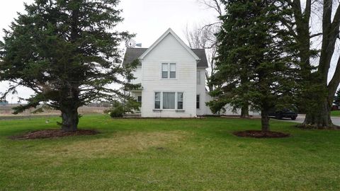 Photo of 4985 640th St, LoneTree, IA 52755 (MLS # 202602288)