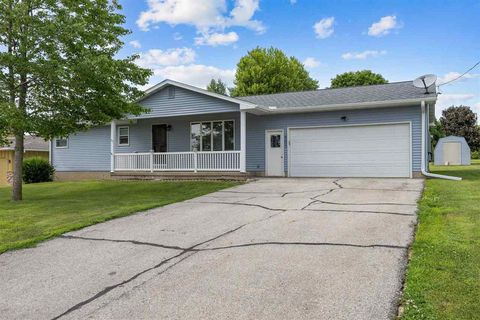 Photo of 805 W 17Th St, Vinton, IA 52349 (MLS # 202506960)