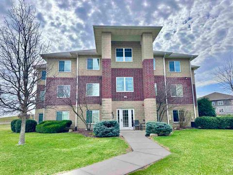 Photo of 4964 E Court St, Iowa City, IA 52245 (MLS # 202502404)