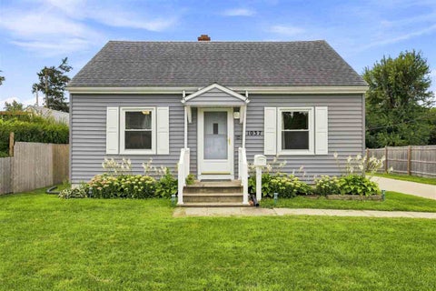Photo of 1037 Staub Ct NE, CedarRapids, IA 52404 (MLS # 202605256)