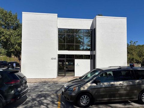 Photo of 1210 Hwy 6 West 100 #100, IowaCity, IA 52246 (MLS # 202506926)