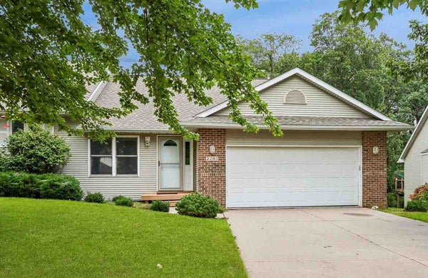 2283 E GRANTVIEW DR, CORALVILLE, IA 52241 - Image 5fd6ecdda38e7887e7cfce47e14fc3a2/344132152