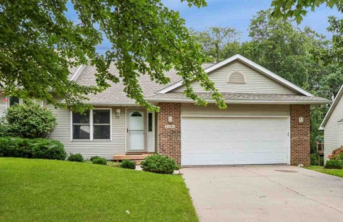 Photo of 2283 E Grantview Dr, Coralville, IA 52241 (MLS # 202605631)