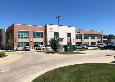 Photo of 3925 Fountains Blvd NE 102 #102, Cedar Rapids, IA 52411 (MLS # 20186220)