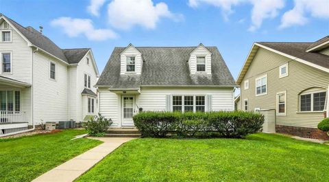 Photo of 1109 Rochester, Iowa City, IA 52245 (MLS # 202505119)