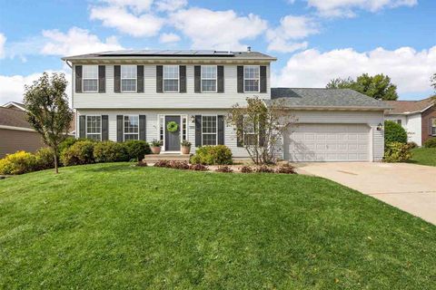 Photo of 1930 39th St, IA 52302 (MLS # 202506174)
