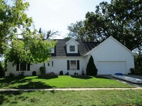 Photo of 3315 Silverthorne Rd NE, Cedar Rapids, IA 52402 (MLS # 202505386)