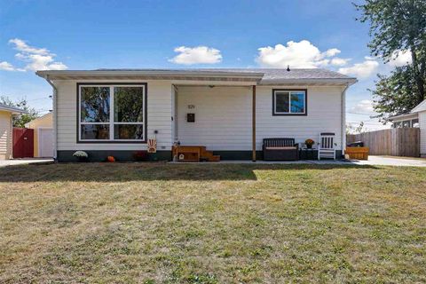 Photo of 1129 Clifton St, IA 52402 (MLS # 202506199)