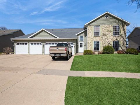 Photo of 6118 SW Greenbriar B #B, Cedar Rapids, IA 52404 (MLS # 202501742)
