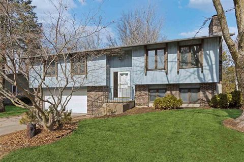 Photo of 1914 Calvin Ave, Iowa City, IA 52246 (MLS # 202501704)