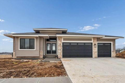 Photo of 1201 Timber Trl, Solon, IA 52333 (MLS # 202601974)