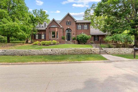 Photo of 1725 Windsor Ct, Iowa City, IA 52245 (MLS # 202503606)