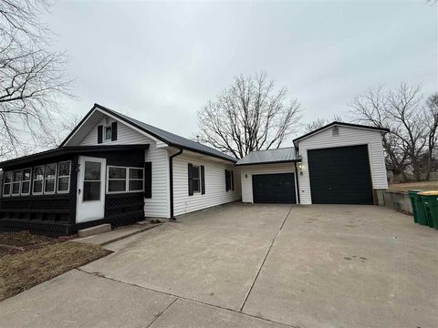 Photo of 507 E Batty St, WhatCheer, IA 50268 (MLS # 202601483)