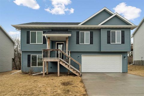 Photo of 886 Summit Ct, Coralville, IA 52241 (MLS # 202601610)