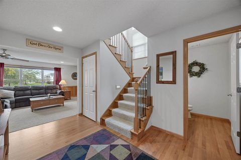 Photo of 350 Durango Dr, Marion, IA 52302 (MLS # 202503358)