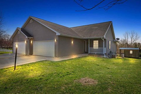 Photo of 56 Pondview Ct, IowaCity, IA 52240 (MLS # 202602406)