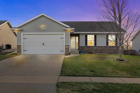 Photo of 369 Bent Creek Dr, Marion, IA 52302 (MLS # 202600308)