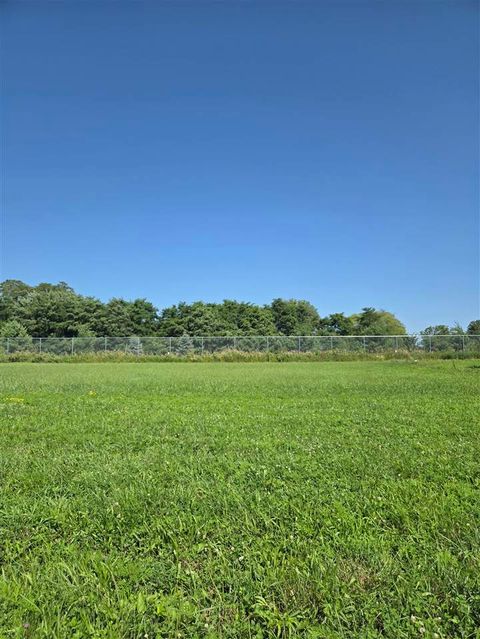 Photo of 1404 Tamarack Trail, IowaCity, IA 52245 (MLS # 202506492)