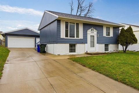 Photo of 3138 SW Bayberry Dr, CedarRapids, IA 52404 (MLS # 202602296)