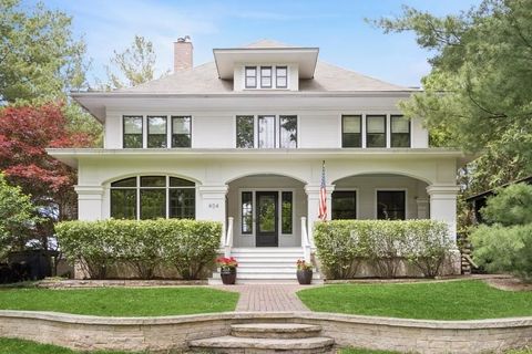 Photo of 404 Brown St, Iowa City, IA 52245 (MLS # 202504411)