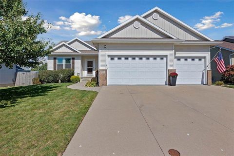 Photo of 770 Oak Park Cir, IA 52302 (MLS # 202506044)